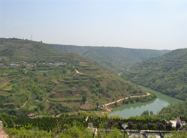 西安市灞橋區(qū)鯨魚溝風景區(qū)西高橋公墓